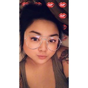 Meet your Posher, Jenny 💋🌻🛍🎀💝☯️